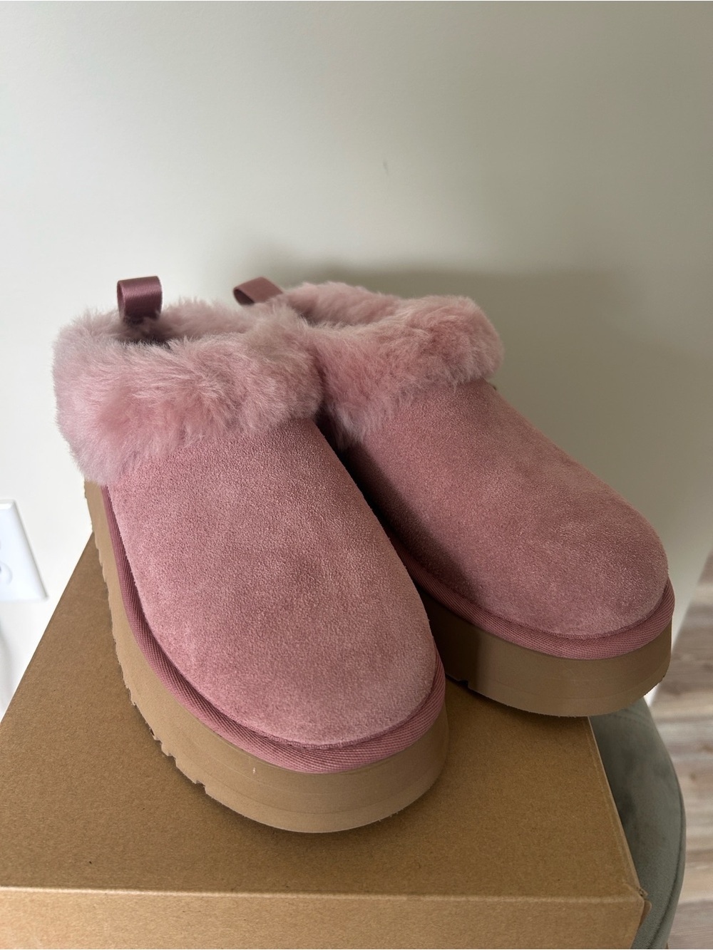 Uggs Tazzelle women’s size 8 new! Pink